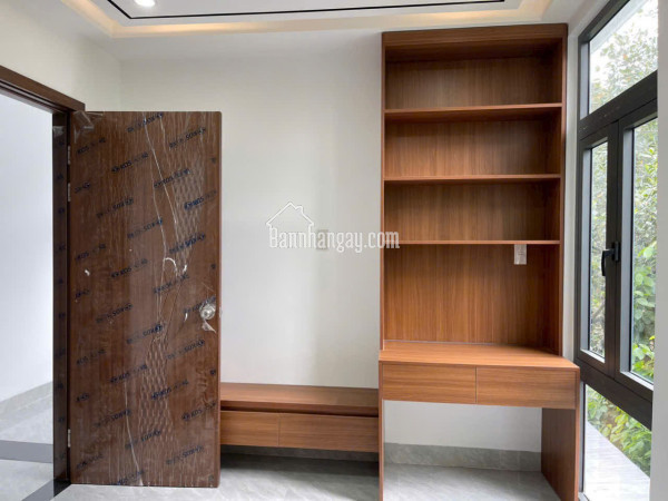 CHO THUÊ NHÀ 5 TẦNG MẶT TIỀN NGUYỄN HUỆ - 400m2