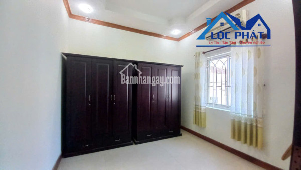 Cho thuê biệt thự mini Long Bình Tân 150 m2 5 phòng ngủ 3 tolet 5 máy lạnh chỉ 12 triệu/tháng