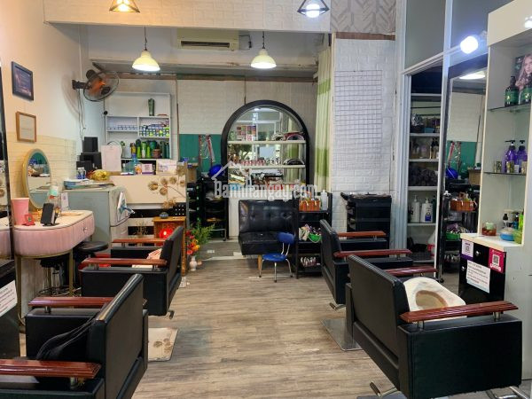 Nhà Bè  ! Sang Salon Tóc – Nail Mới , MB thuê hiện trả chỉ có 6,5 tr/ tháng , Tel :