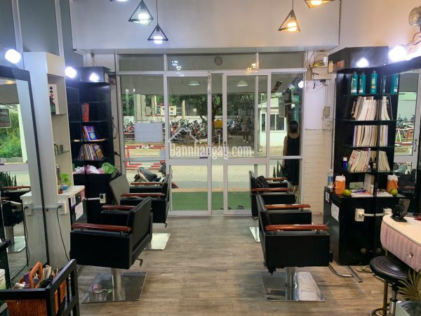 Nhà Bè  ! Sang Salon Tóc – Nail Mới , MB thuê hiện trả chỉ có 6,5 tr/ tháng , Tel :